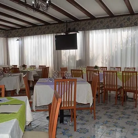 ホテル Costa ポンペイ